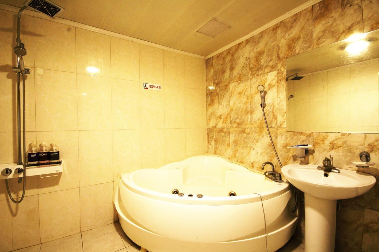 Sasang J Motel Bagian luar foto