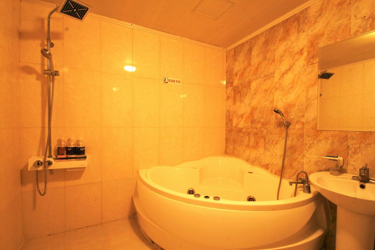 Sasang J Motel Bagian luar foto